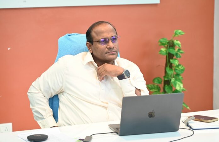 SIR को लेकर सीईओ ने जिलाधिकारियों संग की समीक्षा बैठक