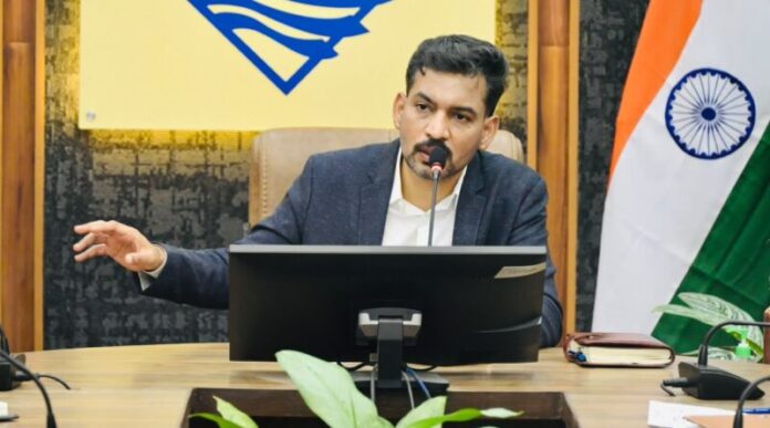 लंबित जनशिकायतों पर डीएम सख्त, प्राथमिकता से समाधान के दिए निर्देश