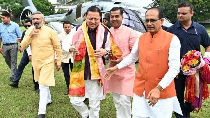 कृषि मंत्री शिवराज सिंह चौहान का देवभूमि आगमन, सीएम धामी ने किया स्वागत