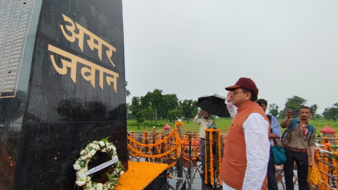 # भारत-नेपाल सीमा पर शहीद स्मारक व विशाल तिरंगे का हुआ अनावरण, सीएम धामी ने वीरों को किया नमन