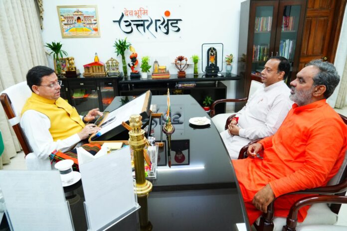 सीएम धामी से मिले बीकेटीसी अध्यक्ष हेमंत द्विवेदी, दूसरे चरण की तैयारियों का लिया जायजा