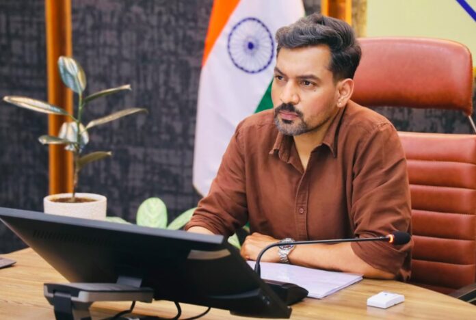 हर बालिका की पढ़ाई सुनिश्चित करें, पारिवारिक परिस्थितियां न बनें बाधा- डीएम