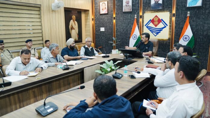 देहरादून में ईवीएम की तकनीकी जांच 23 अक्टूबर से, डीएम ने राजनीतिक दलों से सहयोग की अपील की