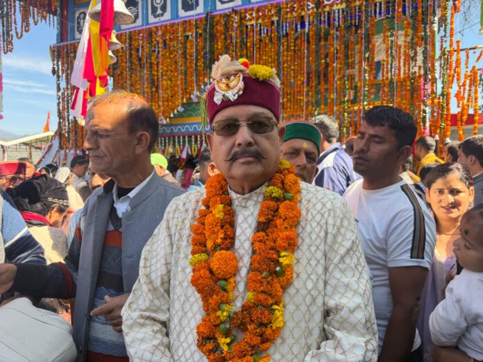 संस्कृति मंत्री सतपाल महाराज ने सिमोग में दशहरा उत्सव में की शिरकत, मंदिर में की पूजा-अर्चना