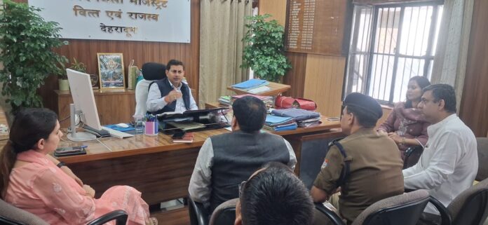 देहरादून के पल्टन बाजार में यातायात व्यवस्था होगी दुरुस्त, अतिक्रमण के खिलाफ चलेगा अभियान