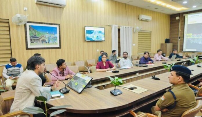 राजधानी में यातायात व्यवस्था सुधारने पर जोर, जाम से राहत के लिए बनेगी व्यापक कार्ययोजना